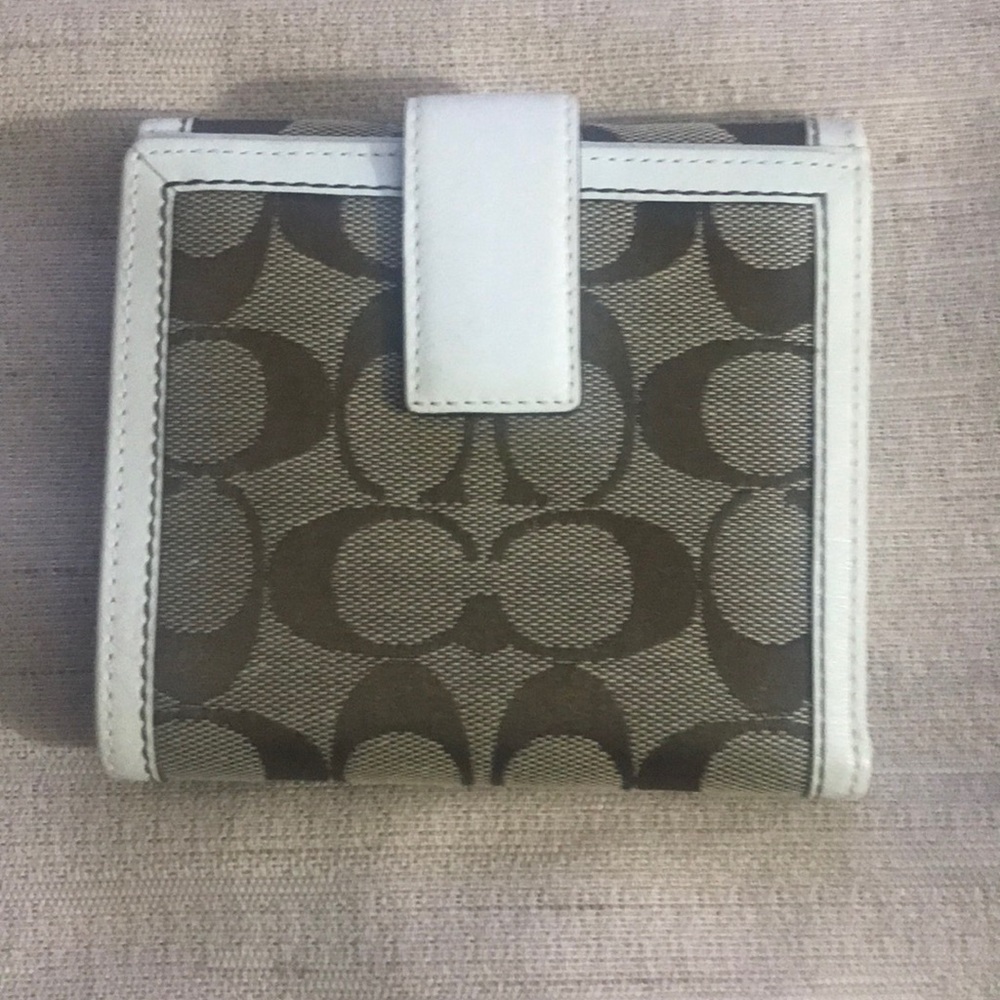 Wallet! Authentic - Picture 3 of 3
